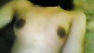 شاب سعودي ينيك بنت منقة ممحونة في المحل - سكس قديم