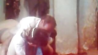 فيلم نيك فلاحة مصرية بتصرخ بصوت عالي - سكس قديم