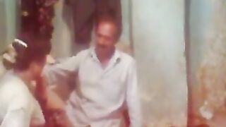 فيلم نيك فلاحة مصرية بتصرخ بصوت عالي - سكس قديم