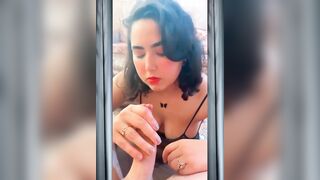 قحبة عراقية تتناك خلفي من حبيبها وتمصله