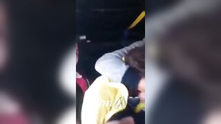 ديوث مصري واخد اخته لصحابه ينزلو فيها تقفيش في التوكتوك