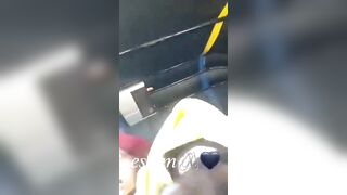 ديوث مصري واخد اخته لصحابه ينزلو فيها تقفيش في التوكتوك