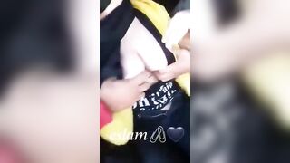 ديوث مصري واخد اخته لصحابه ينزلو فيها تقفيش في التوكتوك