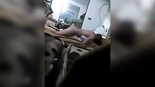 شرموطة هايجة بتهرب من المدرسة وتخلي حبيبها يفشخها نيك