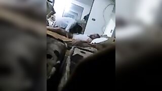 شرموطة هايجة بتهرب من المدرسة وتخلي حبيبها يفشخها نيك