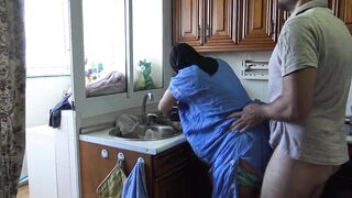 فيلم سكس سعودي لشاب فاشخ كس خالته نيك بالمطبخ