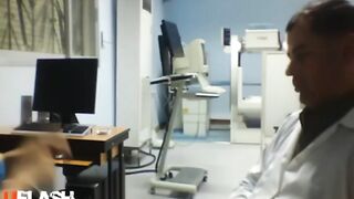 سكس مصري مسرب لدكتور هايج بينيك مريضة مربربة