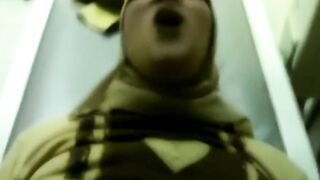 نيك مزة مصرية هايجة على الاخر بالحجاب في العيادة