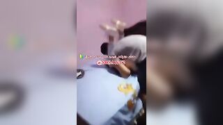 ديوث مصري فاشخ خطيبته من النيك قدام صاحبو