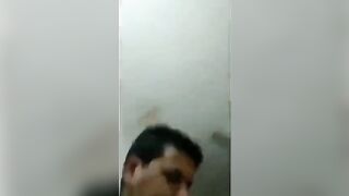 شاب مصري هايج بيزنق بنت عمه ويفشخ طيزها من النيك