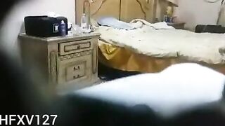 شرموطة مصرية تتناك من عشيقها في شقتها على سريرها فيلم سكس حصري