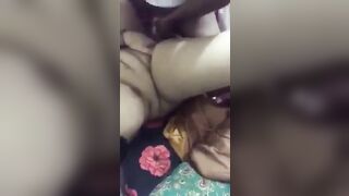 شرموطة سعودية تتفشخ نيك من السواق الهندي