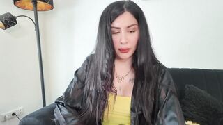 سكس عراقي ميرا النوري تتناك من ابن اخوها الهايج