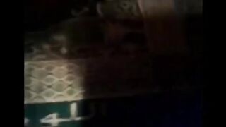 شاب هايج مع مصرية مجبة نازل فيها نيك وتقفيش في بيته