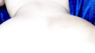 فيلم سكس لشرموطة منقبة بتمص زب صاحب جوزها وبتركب زبه - سكس مصري